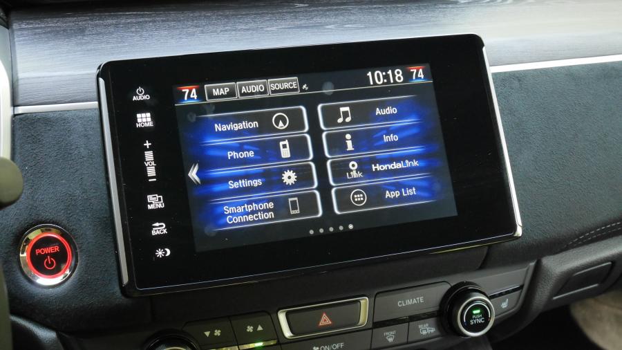 Детали интерьера Honda Clarity Plug-In Hybrid 2017 года  (NA) (фото 69 из 84)
